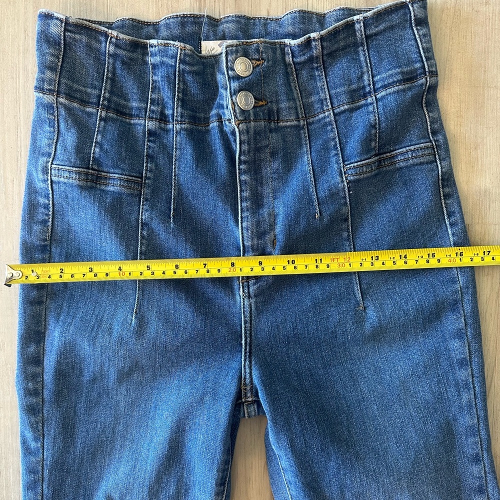 Free People We The Free Jayde Flare Jeans Super High-Rise size 29 - Picture 14 of 16